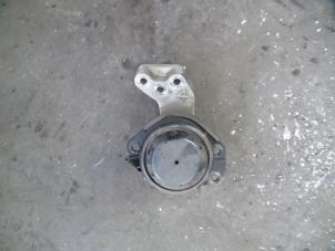 Gebruikte Motorsteun Volvo S40 (VS) 1.8 16V Prijs op aanvraag aangeboden door Autodemontage Joko B.V.