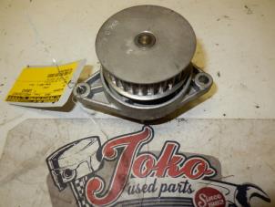 Gebruikte Waterpomp Volkswagen Golf IV (1J1) 1.6 16V Prijs op aanvraag aangeboden door Autodemontage Joko B.V.