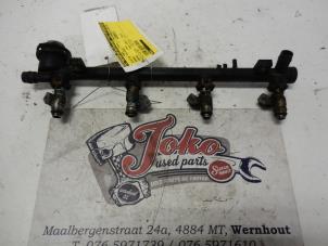 Gebruikte Injector brug Renault Espace (JE) 2.0i 16V Prijs op aanvraag aangeboden door Autodemontage Joko B.V.