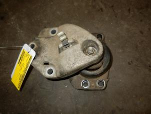 Gebruikte Motorrubber Opel Movano (4A1; 4A2; 4B2; 4B3; 4C2; 4C3) 2.5 DTI Prijs op aanvraag aangeboden door Autodemontage Joko B.V.