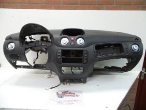 Gebruikte Dashboard Citroen C3 (FC/FL/FT) 1.1 Prijs op aanvraag aangeboden door Autodemontage Joko B.V.