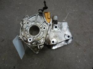 Gebruikte Motorsteun Renault Megane II Grandtour (KM) 1.9 dCi 115 Prijs op aanvraag aangeboden door Autodemontage Joko B.V.