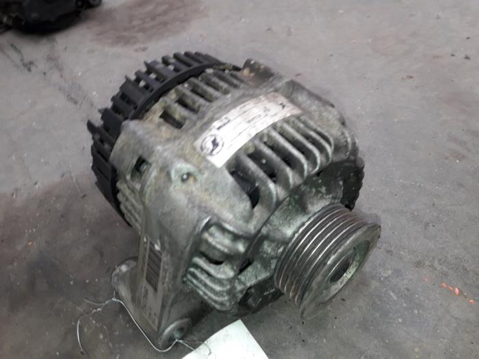 Gebruikte Dynamo Peugeot 106 I 1.4 XRD, XND Prijs op aanvraag aangeboden door Autodemontage Joko B.V.