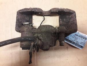 Gebruikte Remklauw (Tang) rechts-achter Mercedes Vito (638.1/2) 2.2 CDI 108 16V Prijs op aanvraag aangeboden door Autodemontage Joko B.V.