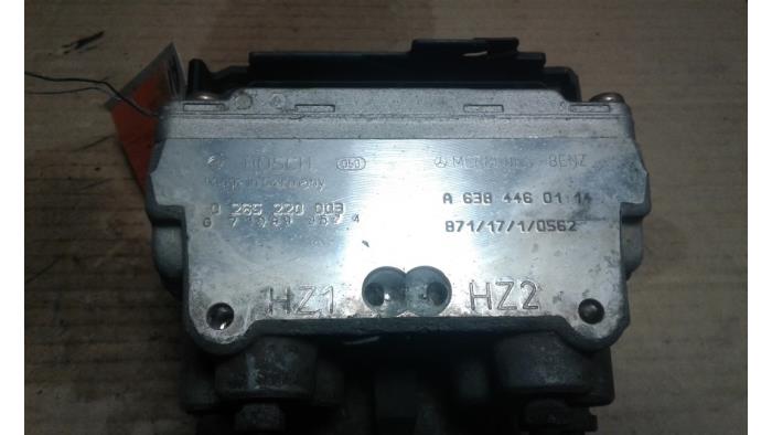 Gebruikte ABS Pomp Mercedes Vito (638.0) 2.3 110D Prijs op aanvraag aangeboden door Autodemontage Joko B.V.
