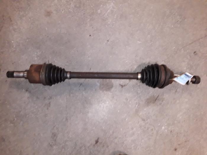 Gebruikte Aandrijfas links-voor Ford Transit 2.0 TDCi 16V 260S Prijs op aanvraag aangeboden door Autodemontage Joko B.V.