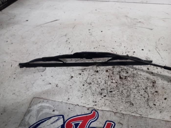 Ruitenwisserarm achter van een Suzuki Alto (SH410) 1.0 16V 2001