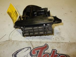 Gebruikte Handgreep Achterklep Toyota Celica (ZZT230/231) 1.8i 16V Prijs op aanvraag aangeboden door Autodemontage Joko B.V.