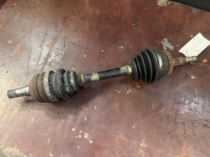 Gebruikte Cardanas links-voor (VWA) Opel Vectra B Caravan (31) 2.0 DTi 16V Prijs op aanvraag aangeboden door Autodemontage Joko B.V.