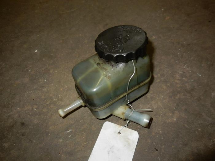 Gebruikte Servo Oliereservoir Toyota Celica (ZZT230/231) 1.8i 16V Prijs op aanvraag aangeboden door Autodemontage Joko B.V.