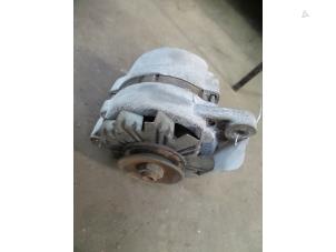 Gebruikte Dynamo Opel Omega A (16/17/19) 2.0 i LS,GL,GLS,CD Prijs op aanvraag aangeboden door Autodemontage Joko B.V.