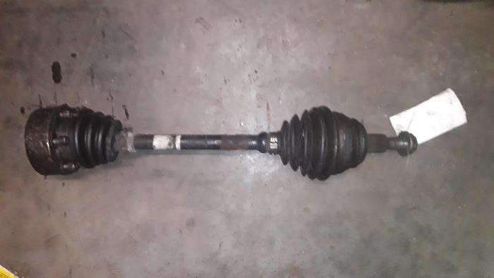 Gebruikte Aandrijfas links-voor Audi A3 (8L1) 1.9 TDI 110 Prijs op aanvraag aangeboden door Autodemontage Joko B.V.