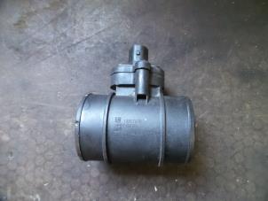 Gebruikte Luchtmassameter Opel Corsa D 1.0 Prijs op aanvraag aangeboden door Autodemontage Joko B.V.