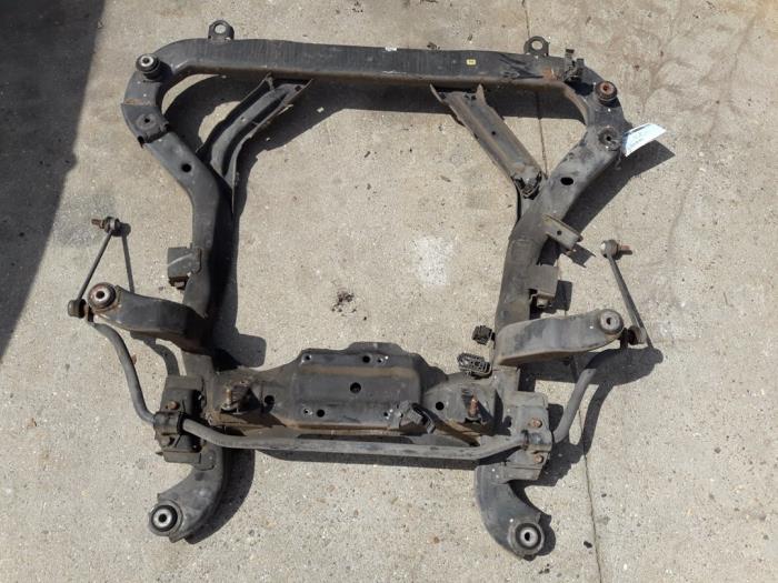 Gebruikte Subframe Opel Vectra B Caravan (31) 2.5 V6 24V Prijs op aanvraag aangeboden door Autodemontage Joko B.V.