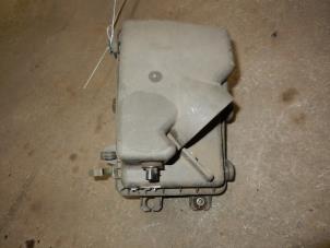 Gebruikte Luchtfilterhuis Mazda Premacy 1.8 16V Prijs op aanvraag aangeboden door Autodemontage Joko B.V.