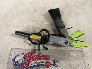 Gebruikte Gordelspanner links Opel Vectra B (36) 2.0 Di 16V Prijs op aanvraag aangeboden door Autodemontage Joko B.V.