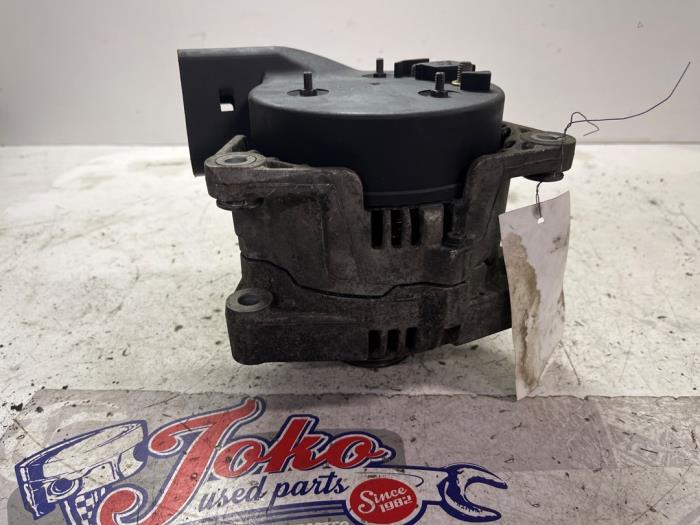 Gebruikte Dynamo Opel Vectra B Caravan (31) 2.5 V6 24V Prijs op aanvraag aangeboden door Autodemontage Joko B.V.
