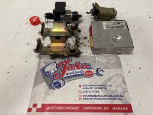 Gebruikte Slotenset Cilinder (compleet) Opel Tigra (75) 1.4i 16V Prijs op aanvraag aangeboden door Autodemontage Joko B.V.