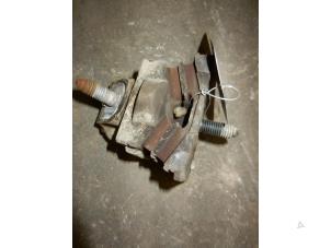 Gebruikte Motorsteun Ford Transit 2.4 TDdi 16V 300S Prijs op aanvraag aangeboden door Autodemontage Joko B.V.