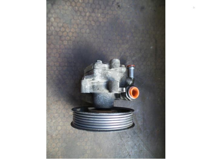 Gebruikte Servopomp Volkswagen Sharan (7M8/M9/M6) 1.9 TDI 115 Prijs op aanvraag aangeboden door Autodemontage Joko B.V.