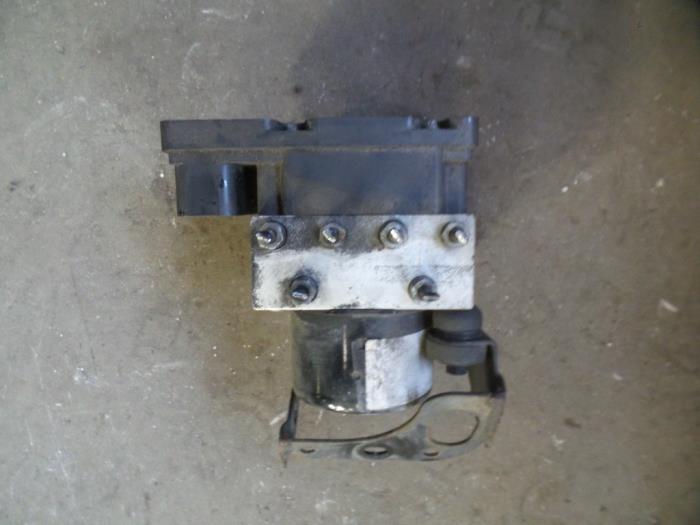Gebruikte ABS Pomp Volkswagen Sharan (7M8/M9/M6) 1.9 TDI 115 Prijs op aanvraag aangeboden door Autodemontage Joko B.V.
