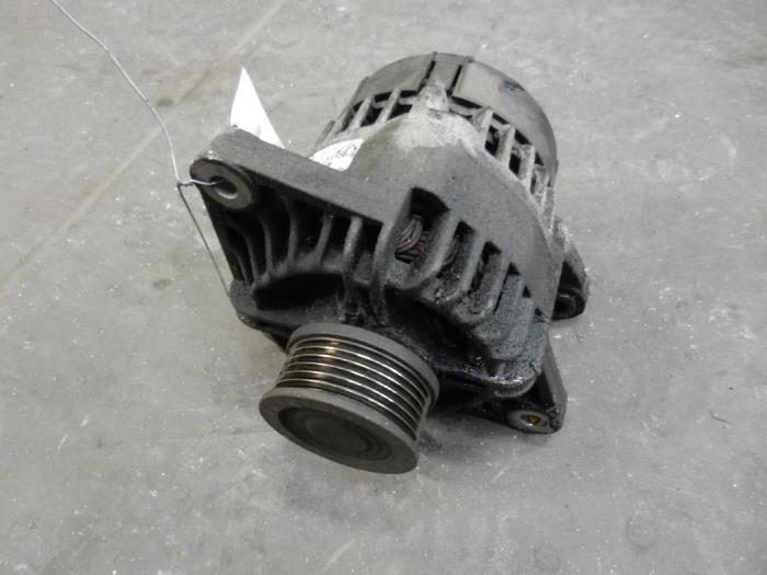 Gebruikte Dynamo Alfa Romeo 147 (937) 1.9 JTD 115 Prijs op aanvraag aangeboden door Autodemontage Joko B.V.