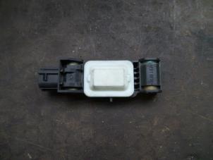 Gebruikte Sensor Airbag Nissan Micra (K12) 1.2 16V Prijs op aanvraag aangeboden door Autodemontage Joko B.V.