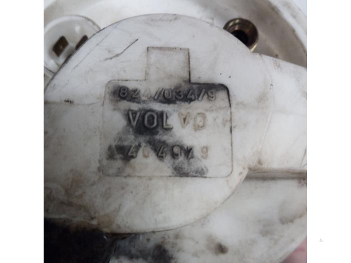 Brandstofpomp Elektrisch van een Volvo 460 1.8i DL/GL 1992