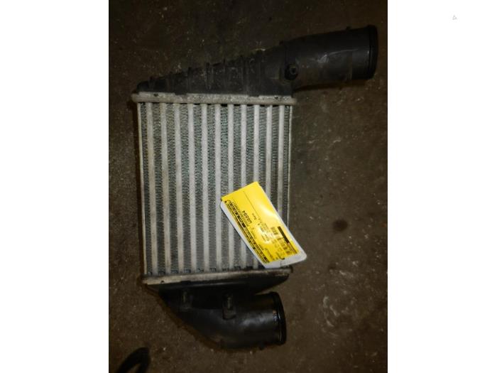 Gebruikte Intercooler Volkswagen Passat Variant (3B6) 2.5 TDI V6 24V Prijs op aanvraag aangeboden door Autodemontage Joko B.V.