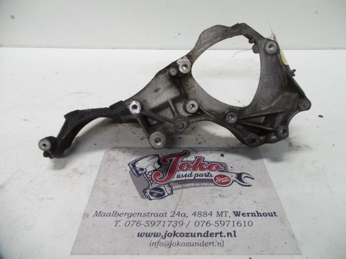 Gebruikte Dynamosteun boven Opel Movano (4A1; 4A2; 4B2; 4B3; 4C2; 4C3) 2.5 DTI Prijs op aanvraag aangeboden door Autodemontage Joko B.V.