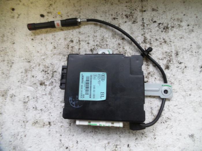 Gebruikte Module Bodycontrol Kia Sorento I (JC) 3.5 V6 24V Prijs op aanvraag aangeboden door Autodemontage Joko B.V.