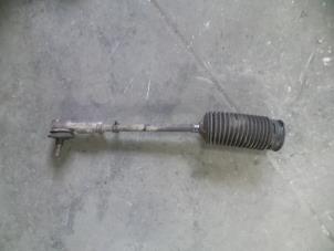 Gebruikte Stuurstang links Hyundai Trajet 2.0 CRDi 16V Prijs op aanvraag aangeboden door Autodemontage Joko B.V.