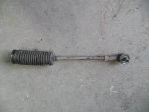 Gebruikte Spoorstang rechts Hyundai Trajet 2.0 CRDi 16V Prijs op aanvraag aangeboden door Autodemontage Joko B.V.