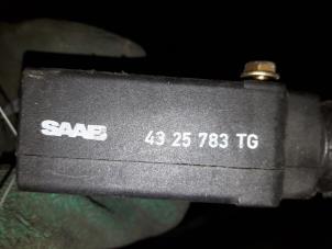 Gebruikte Slotmechaniek Achterklep Saab 900 II 2.3,S,SE,Si 16V Prijs op aanvraag aangeboden door Autodemontage Joko B.V.