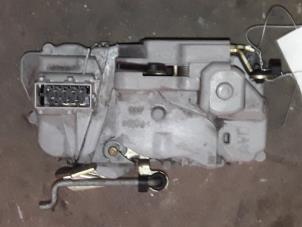 Gebruikte Deurslot Mechaniek 4Deurs rechts-voor Citroen Xsara (N1) 1.6i Prijs op aanvraag aangeboden door Autodemontage Joko B.V.