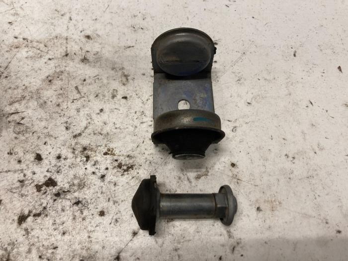 Gebruikte Motorrubber Peugeot Partner Combispace 1.6 HDI 75 Prijs op aanvraag aangeboden door Autodemontage Joko B.V.