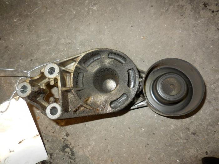 Gebruikte Spanrol Multiriem Volkswagen Golf IV Variant (1J5) 1.9 SDI Prijs op aanvraag aangeboden door Autodemontage Joko B.V.