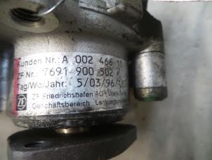 Gebruikte Servopomp Mercedes C (W202) 2.0 C-200D Prijs op aanvraag aangeboden door Autodemontage Joko B.V.