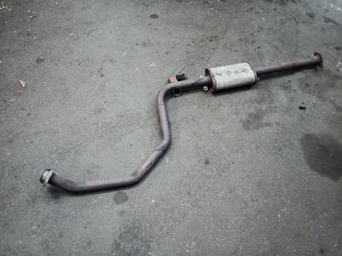 Gebruikte Uitlaat Middendemper Mazda 323 P (BA15) 1.3i 16V Prijs op aanvraag aangeboden door Autodemontage Joko B.V.