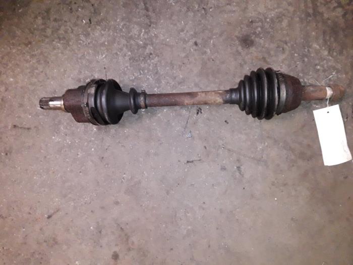 Gebruikte Steekas links-voor Ford Ka I 1.3i Prijs op aanvraag aangeboden door Autodemontage Joko B.V.