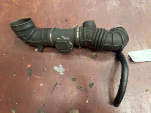 Gebruikte Luchtmassameter Opel Omega B (25/26/27) 2.0i 16V Prijs op aanvraag aangeboden door Autodemontage Joko B.V.