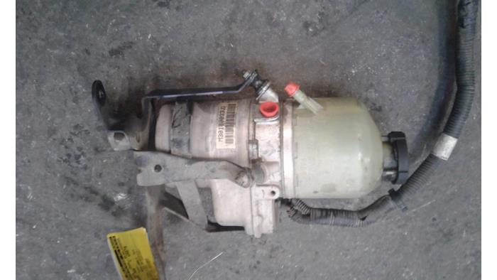 Gebruikte Pomp Servo Opel Astra H SW (L35) 1.3 CDTI 16V Ecotec Prijs op aanvraag aangeboden door Autodemontage Joko B.V.