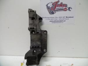 Gebruikte Dynamosteun boven Seat Ibiza III (6L1) 1.9 TDI 100 Prijs op aanvraag aangeboden door Autodemontage Joko B.V.