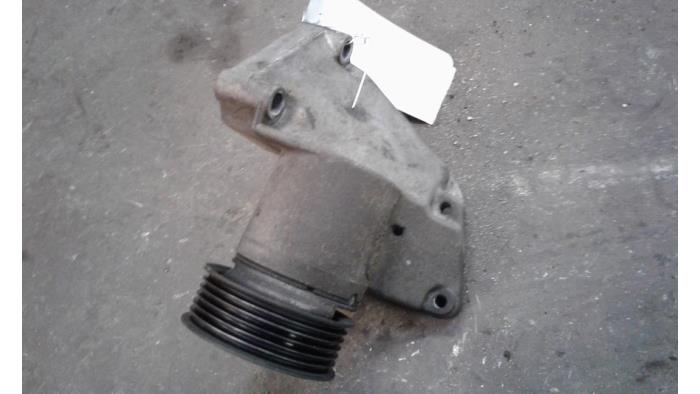 Gebruikte Spanrol Multiriem Ford Focus 1 1.4 16V Prijs op aanvraag aangeboden door Autodemontage Joko B.V.