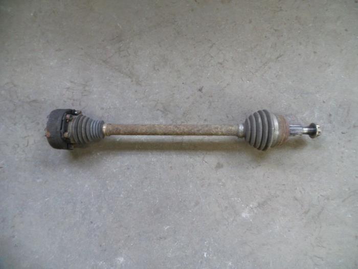 Gebruikte Aandrijfas links-achter Audi TT Roadster (8N9) 1.8 20V Turbo Quattro Prijs op aanvraag aangeboden door Autodemontage Joko B.V.
