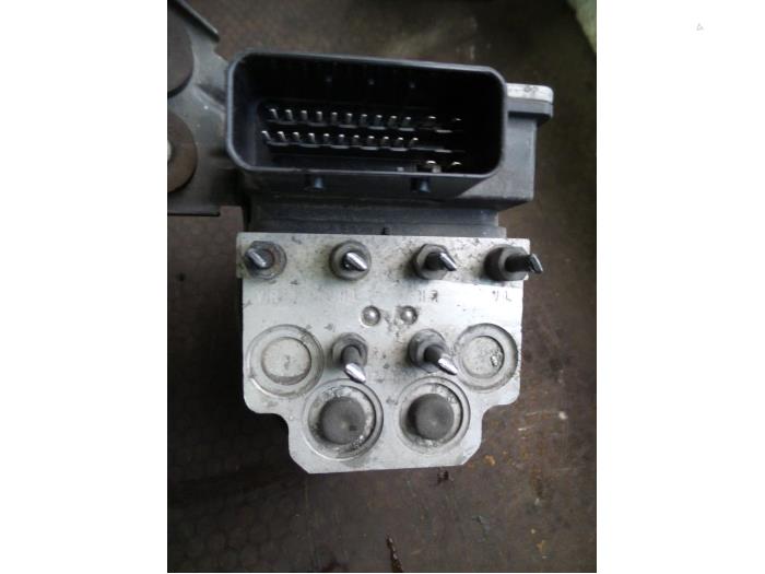 Gebruikte ABS Pomp Saab 9-3 II (YS3F) 2.0t 16V Prijs op aanvraag aangeboden door Autodemontage Joko B.V.