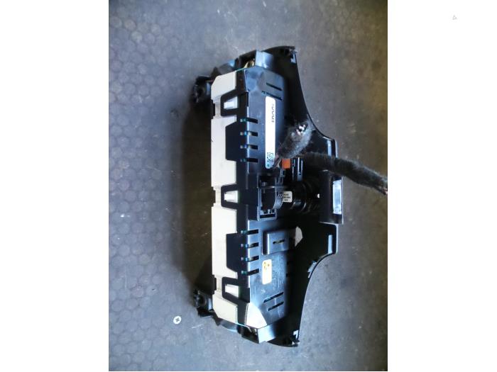 Gebruikte Display Interieur Saab 9-3 II (YS3F) 2.0t 16V Prijs op aanvraag aangeboden door Autodemontage Joko B.V.