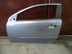 Gebruikte Deur 2Deurs links Opel Astra H GTC (L08) 1.3 CDTI 16V Ecotec Prijs op aanvraag aangeboden door Autodemontage Joko B.V.