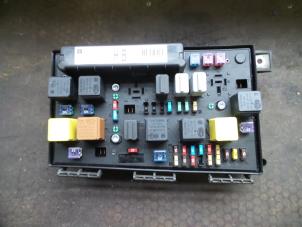 Gebruikte Zekeringkast Opel Astra H GTC (L08) 1.3 CDTI 16V Ecotec Prijs op aanvraag aangeboden door Autodemontage Joko B.V.