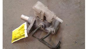 Gebruikte Hoofdremcilinder Ford Transit Connect 1.8 TDCi 90 DPF Prijs op aanvraag aangeboden door Autodemontage Joko B.V.